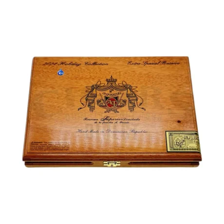 Arturo Fuente Holiday Collection Extra Special Reserve